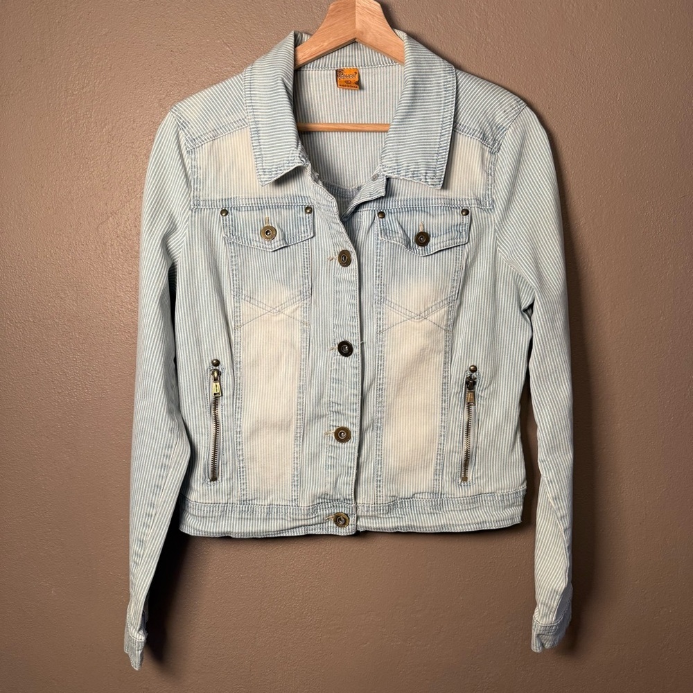 Jou Jou Womens Cropped Light Wash Distressed Denim Pinstripe Jean Jacket Size XL - Picture 4 of 16